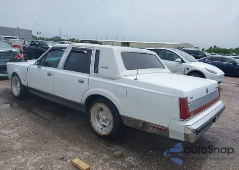 1989 Lincoln Town Car Signature from USA, damaged, VIN 1LNBM82F4KY714999